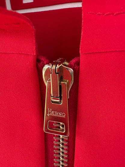HERNO. Chaqueta roja textura
