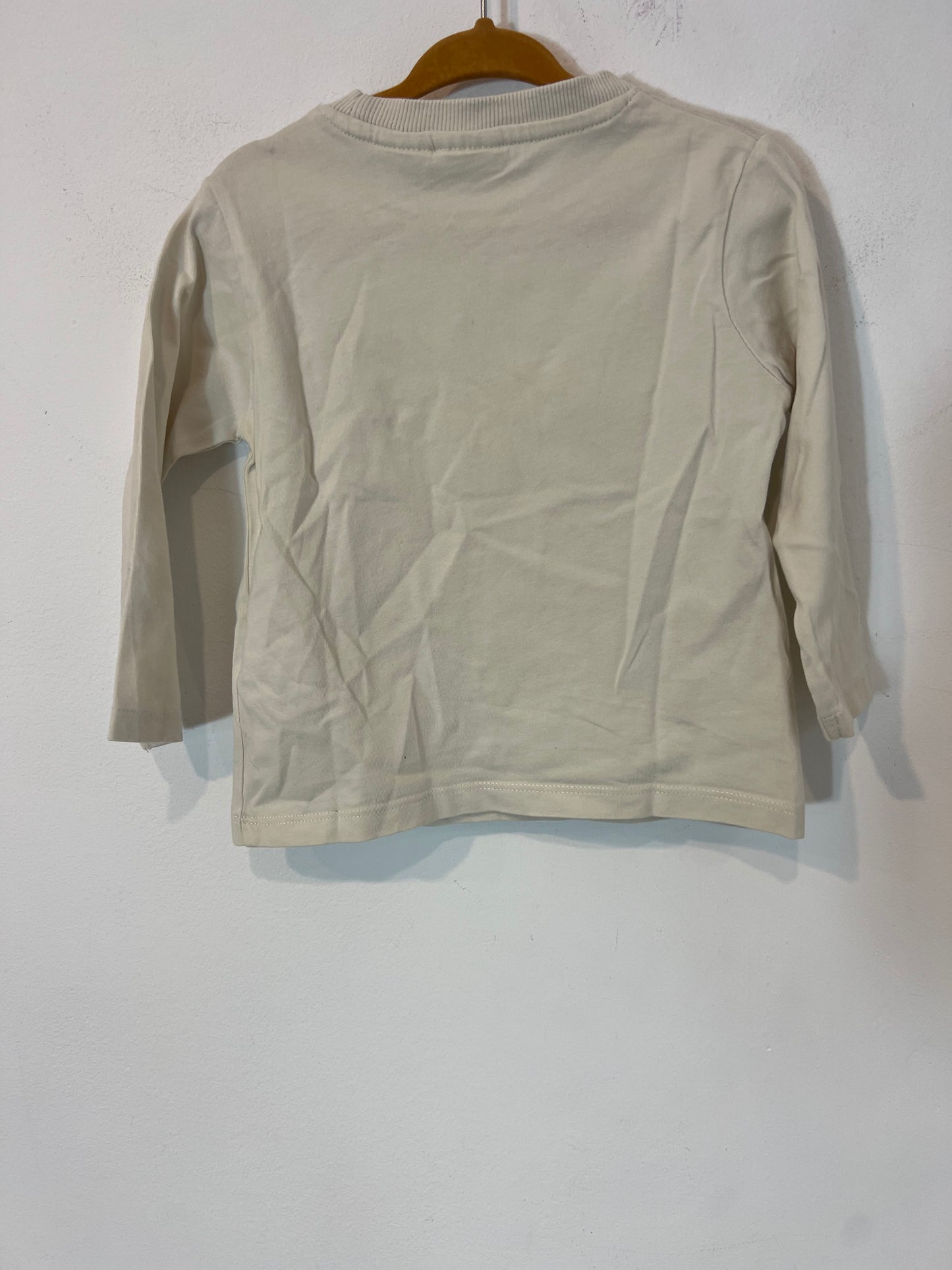 ZARA. Pack 3 camisetas algodón tonos tierra. T 9-12 meses