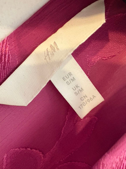 H&M. Vestido kaftán buganvilla textura