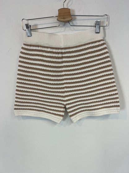 OTRAS. Conjunto  beige y blanco perforado. T S