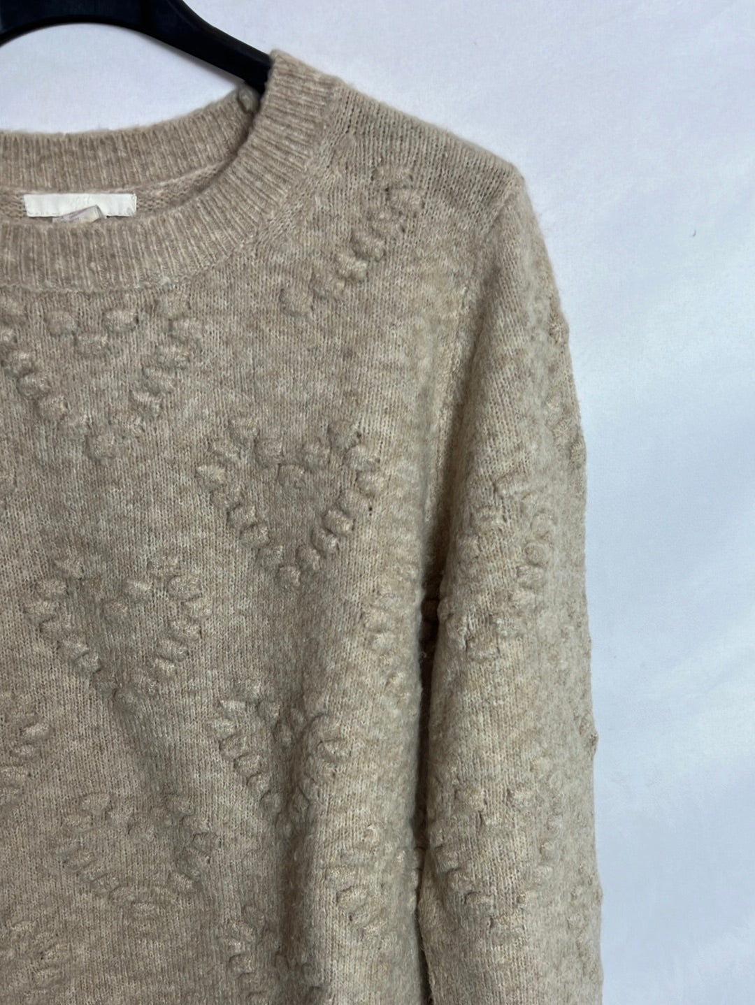 H&M. Jersey beige detalles relieve. T XS