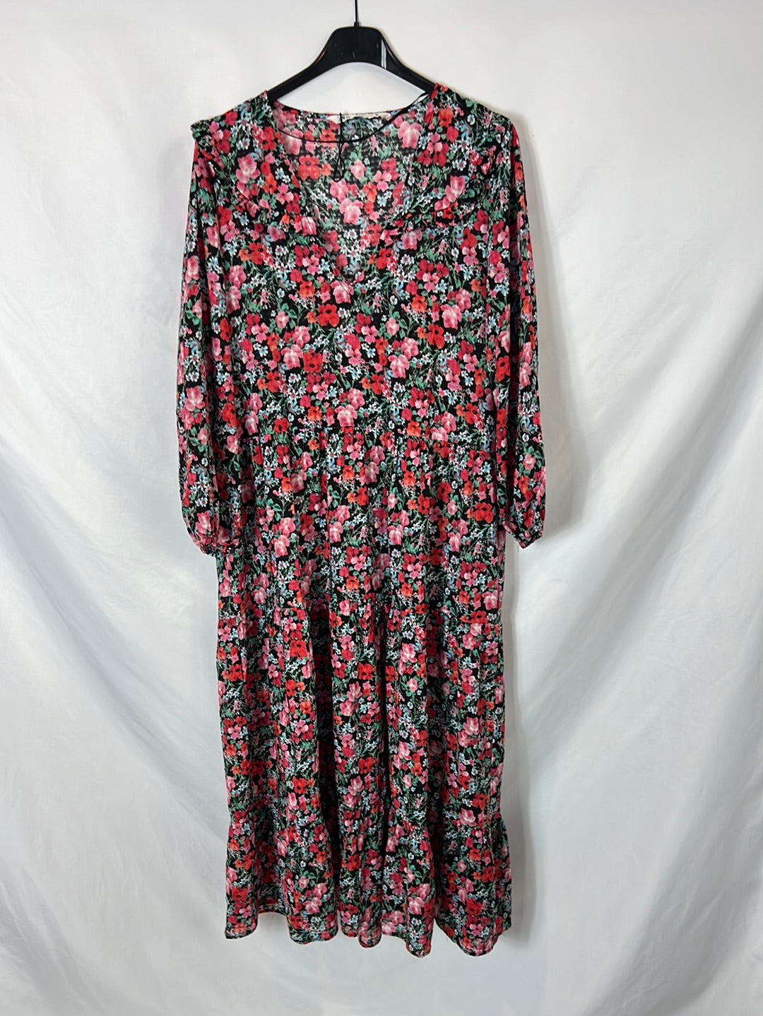 ZARA. Vestido negro flores T.s