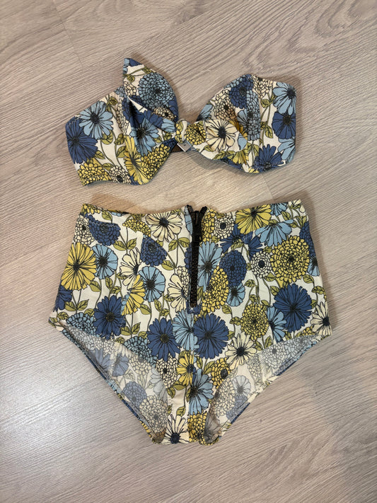 LISA MAIRE FERNÁNDEZ. Bikini estampado flores. T M