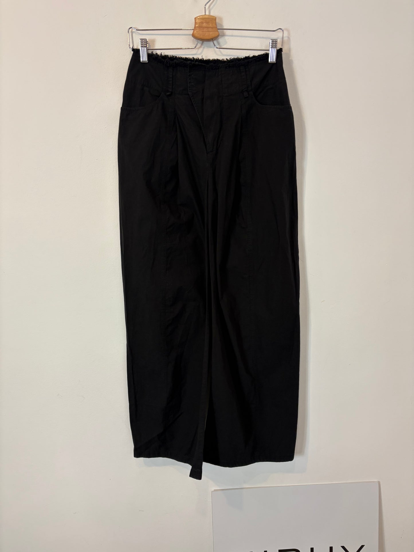 MARE DI LATTE. Pantalón pinzas textura