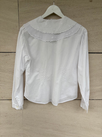 OTRAS. Blusa blanca encaje cuello