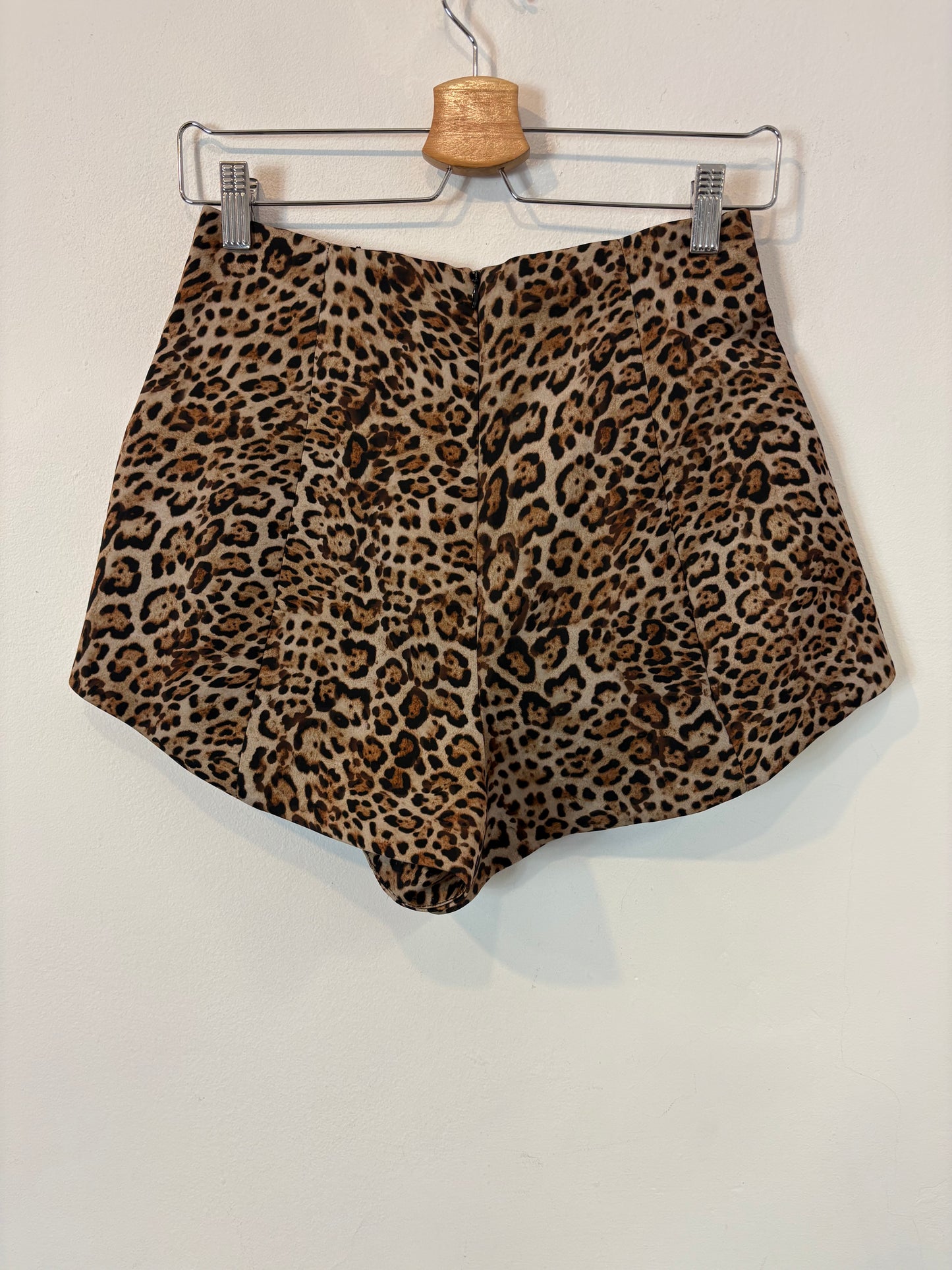 ZARA. Bermuda animal print