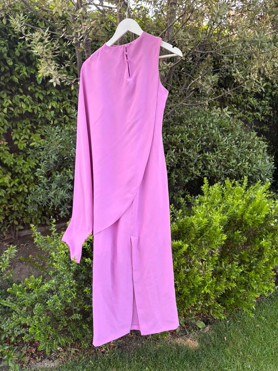 MANGO. Vestido largo capa asimétrica