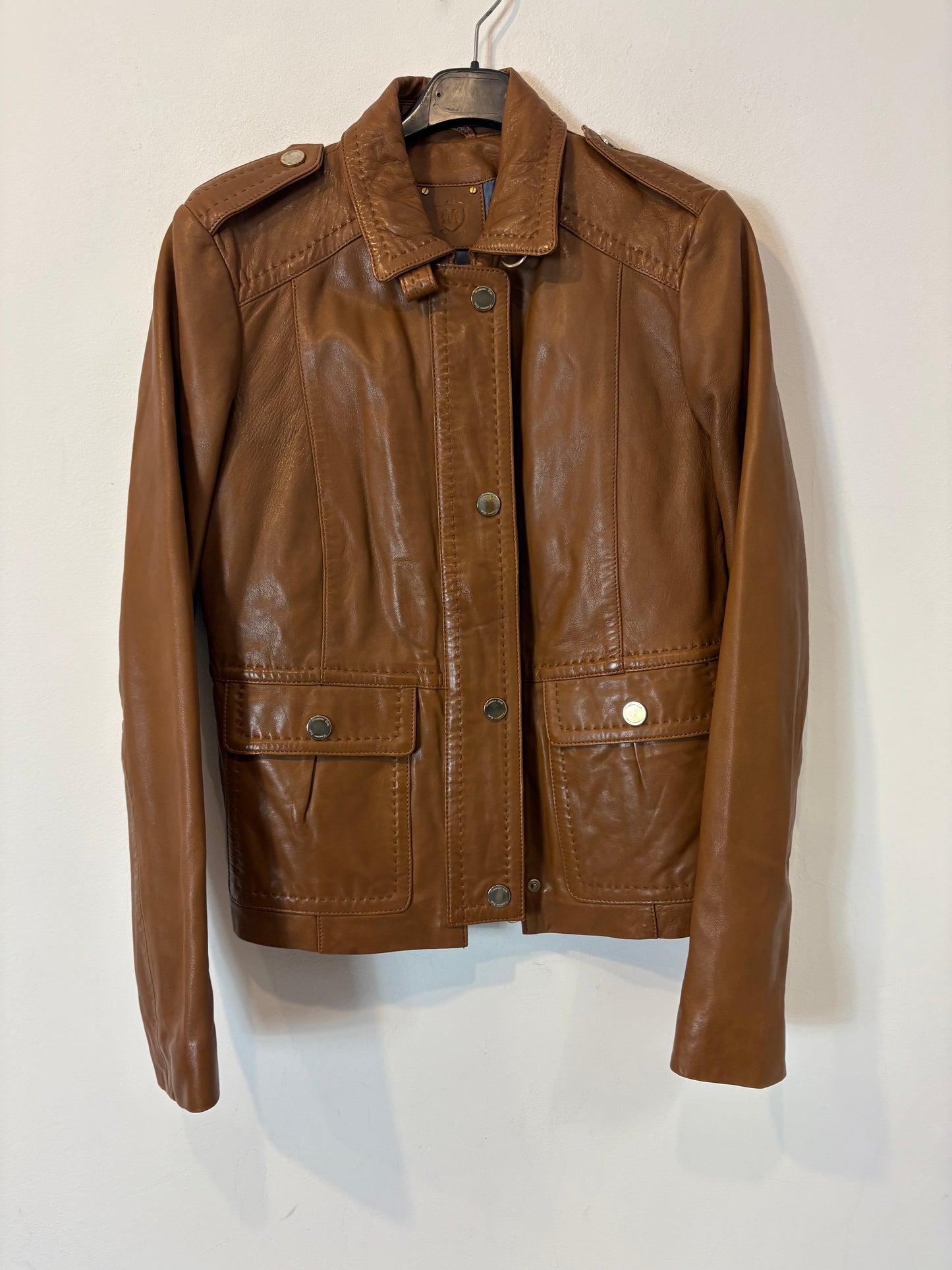 MASSIMO DUTTI. Chaqueta corta piel marrón