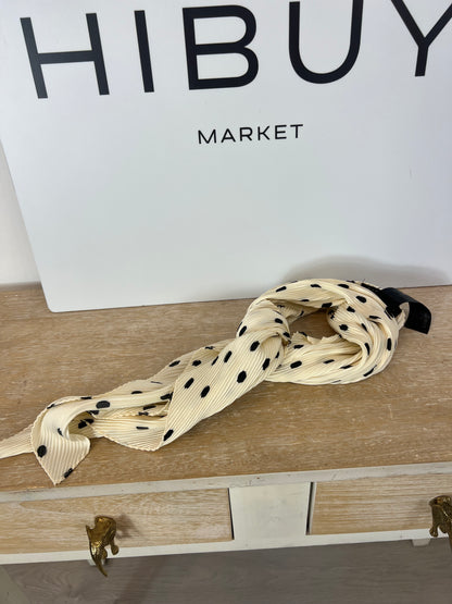 ZARA. Pañuelo plisado lunares
