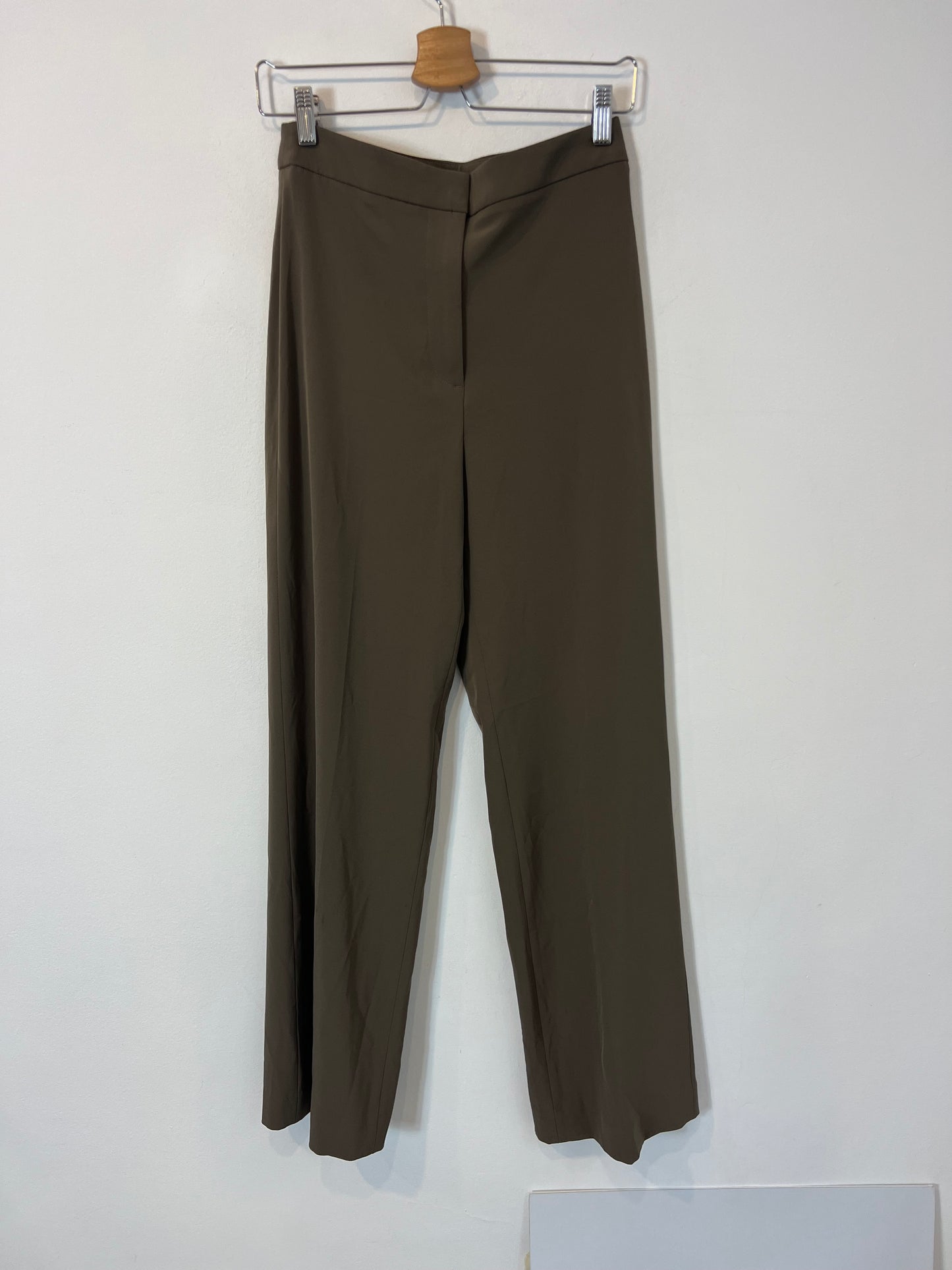H&amp;M. Flowy green trousers size 36
