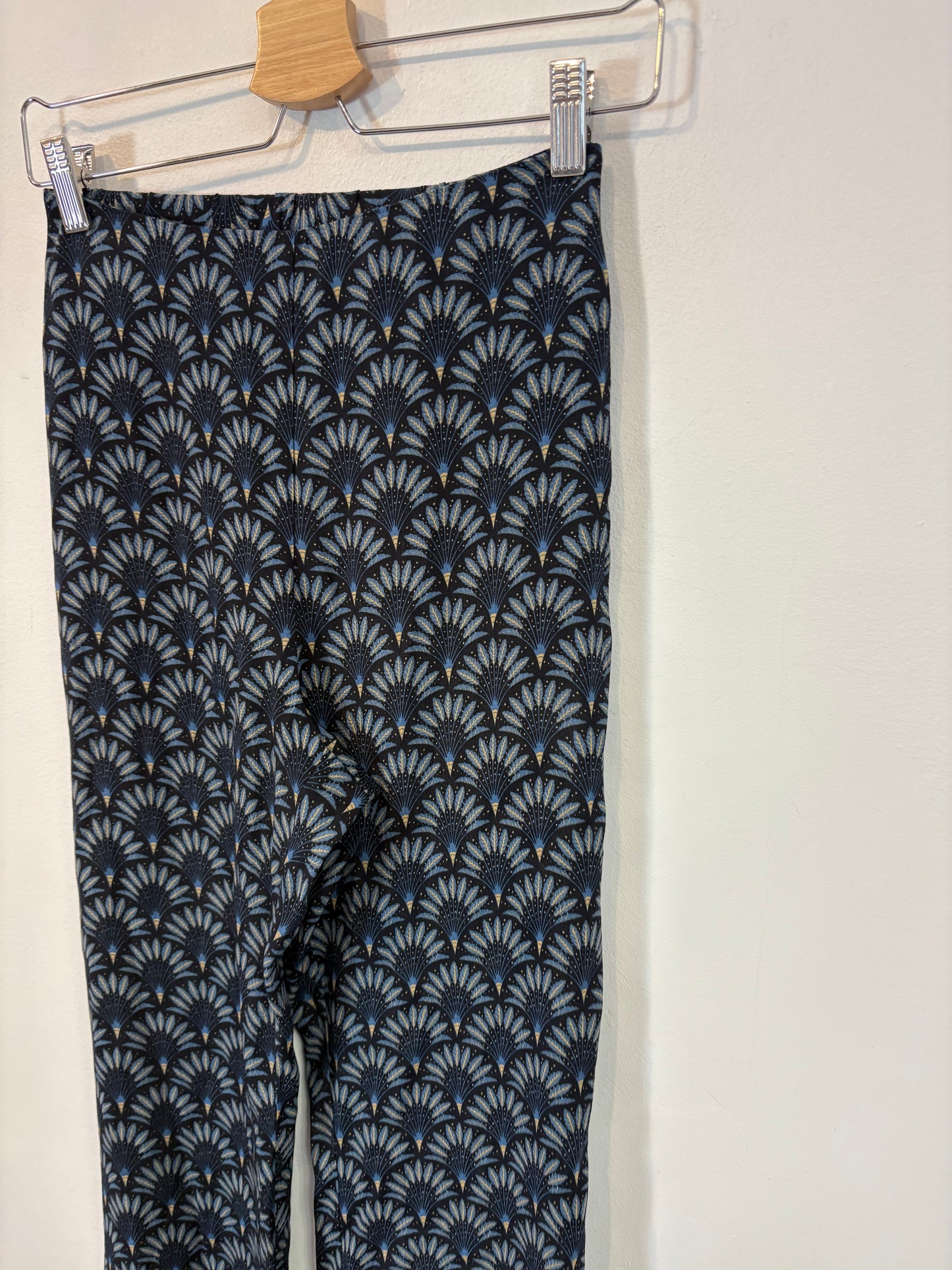 LADY PIPA. Total look azul estampado