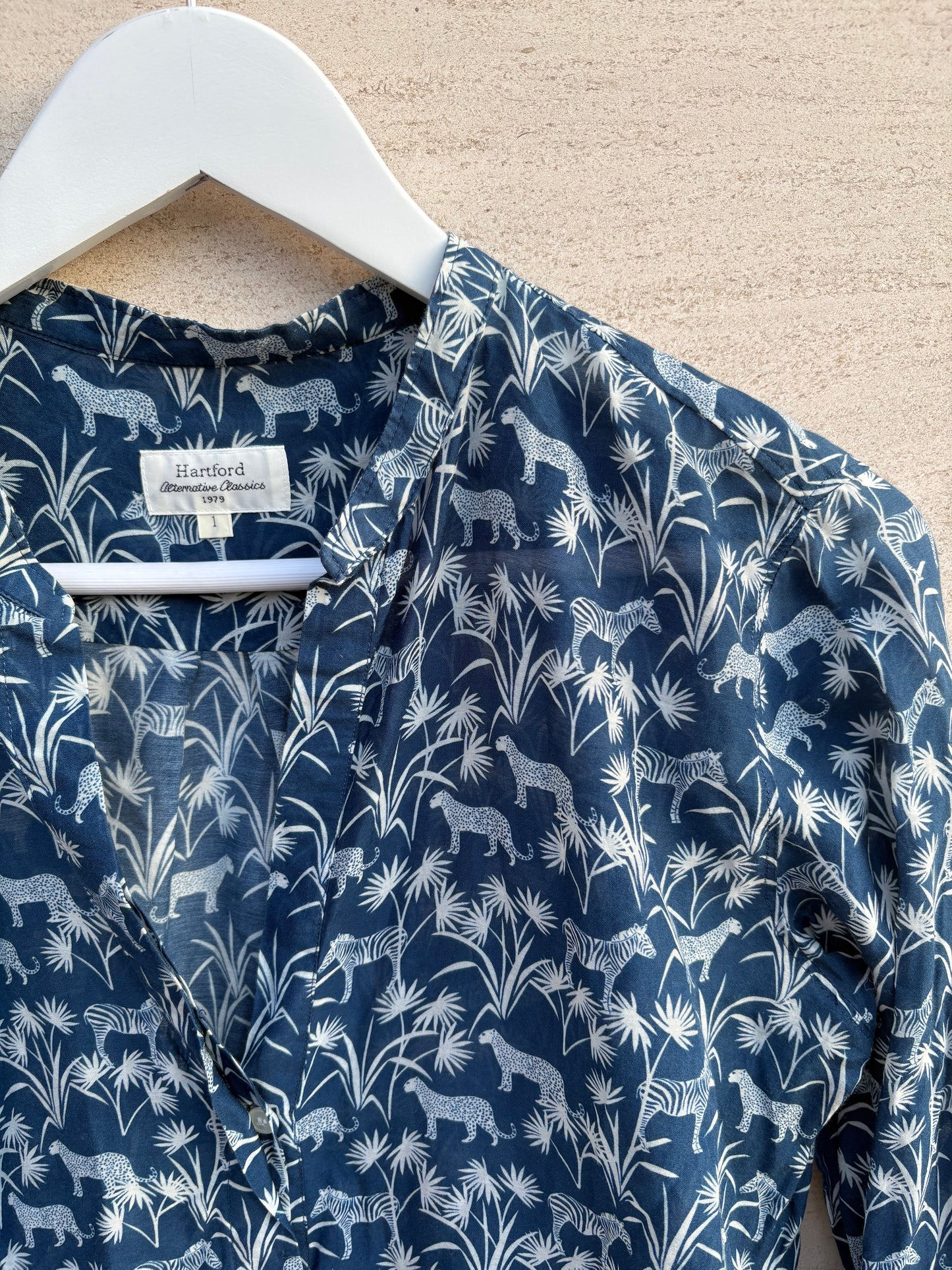 HARTFORD. Blusa azul safari