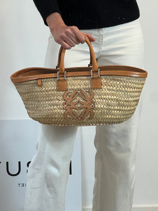 LOEWE. Capazos detalles en piel