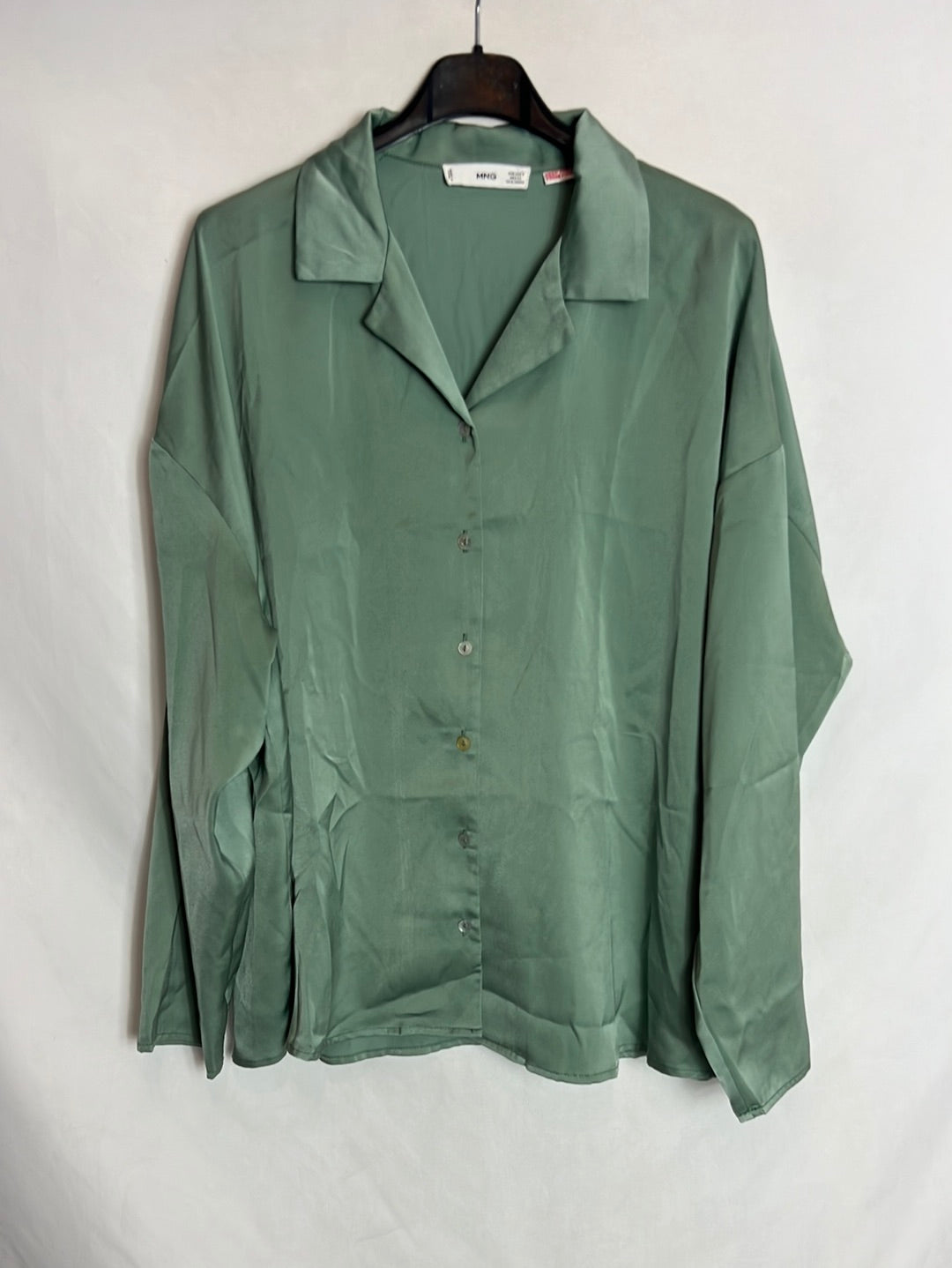 MANGO. Green satin blouse. T.S.