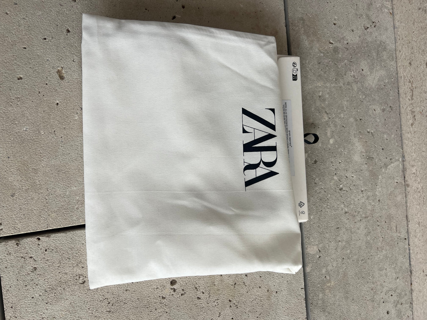 ZARA. Collar figura plateado. T M