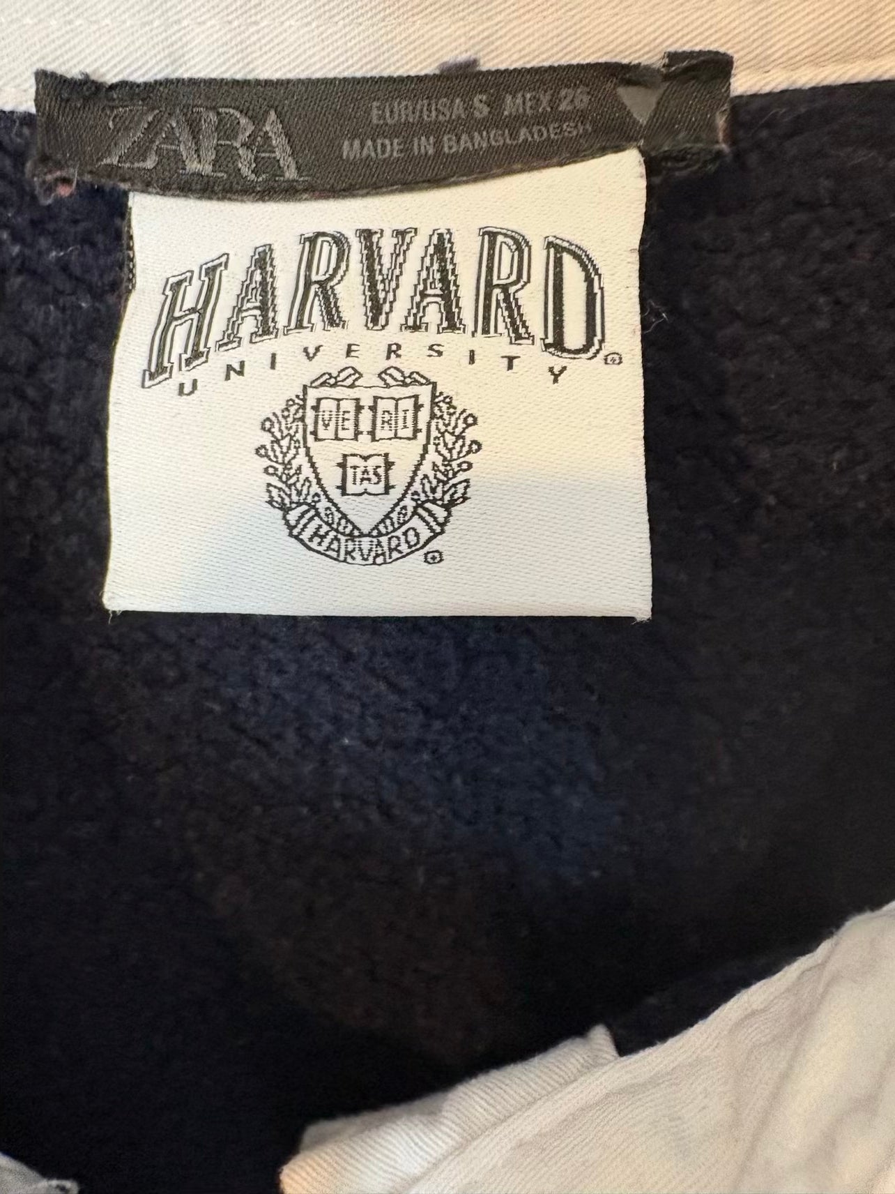 ZARA. Sudadera Harvard logo