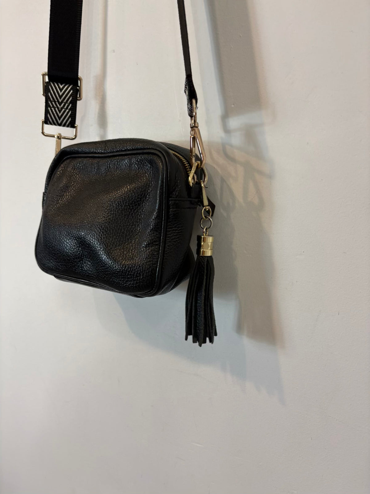 ELIE BEAUMONT. Bolso negro piel asa larga