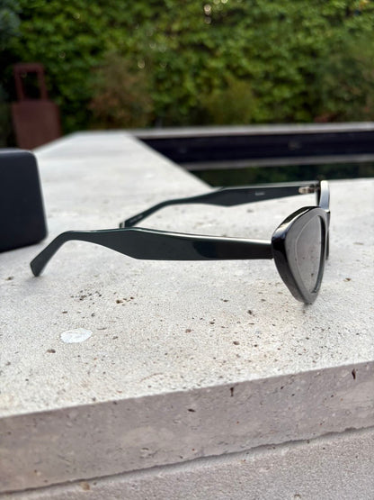 KALEOS. Gafas de sol ojos de gato verdes