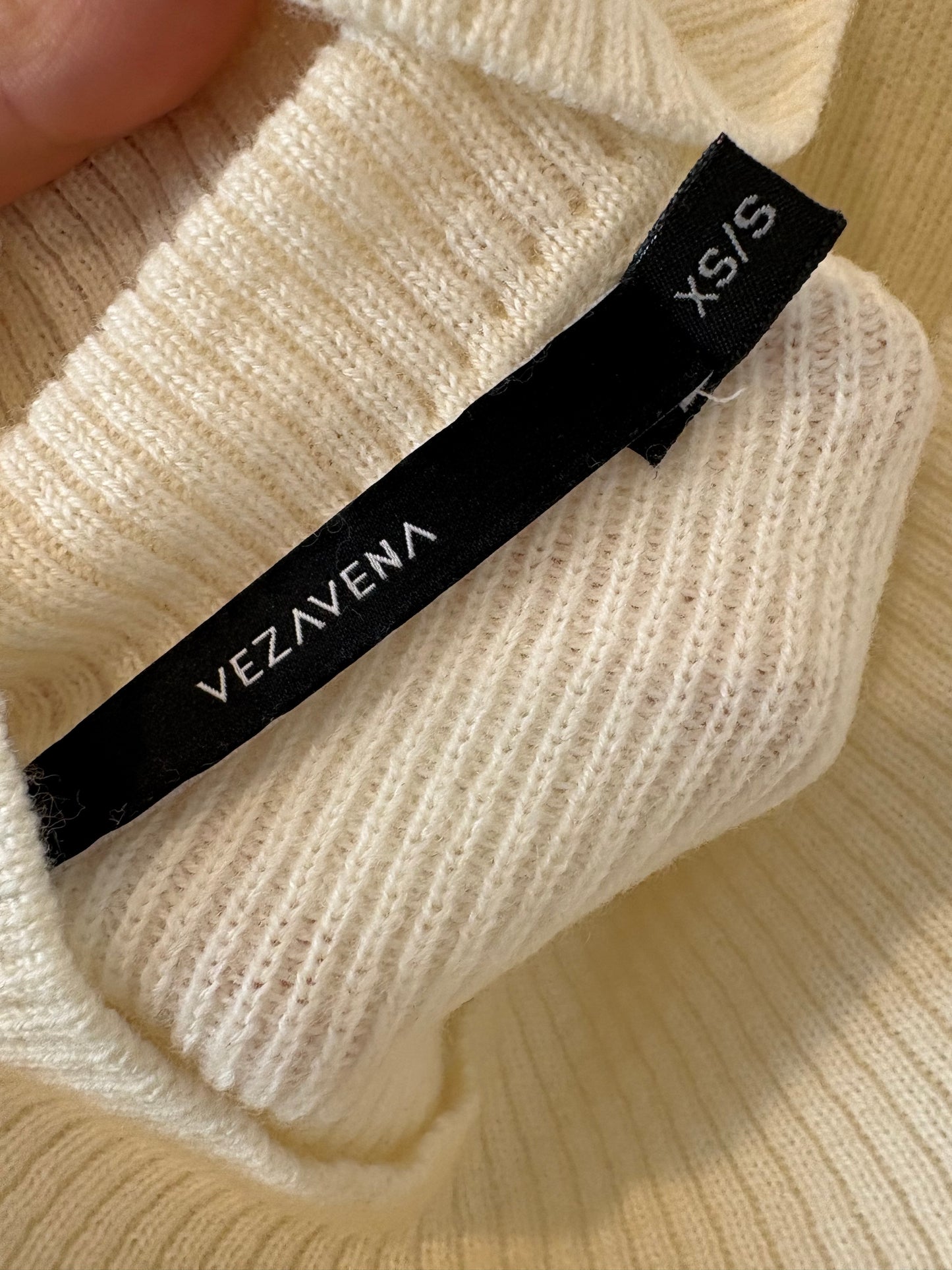 VEZAVENA. Jersey lana crudo espalda