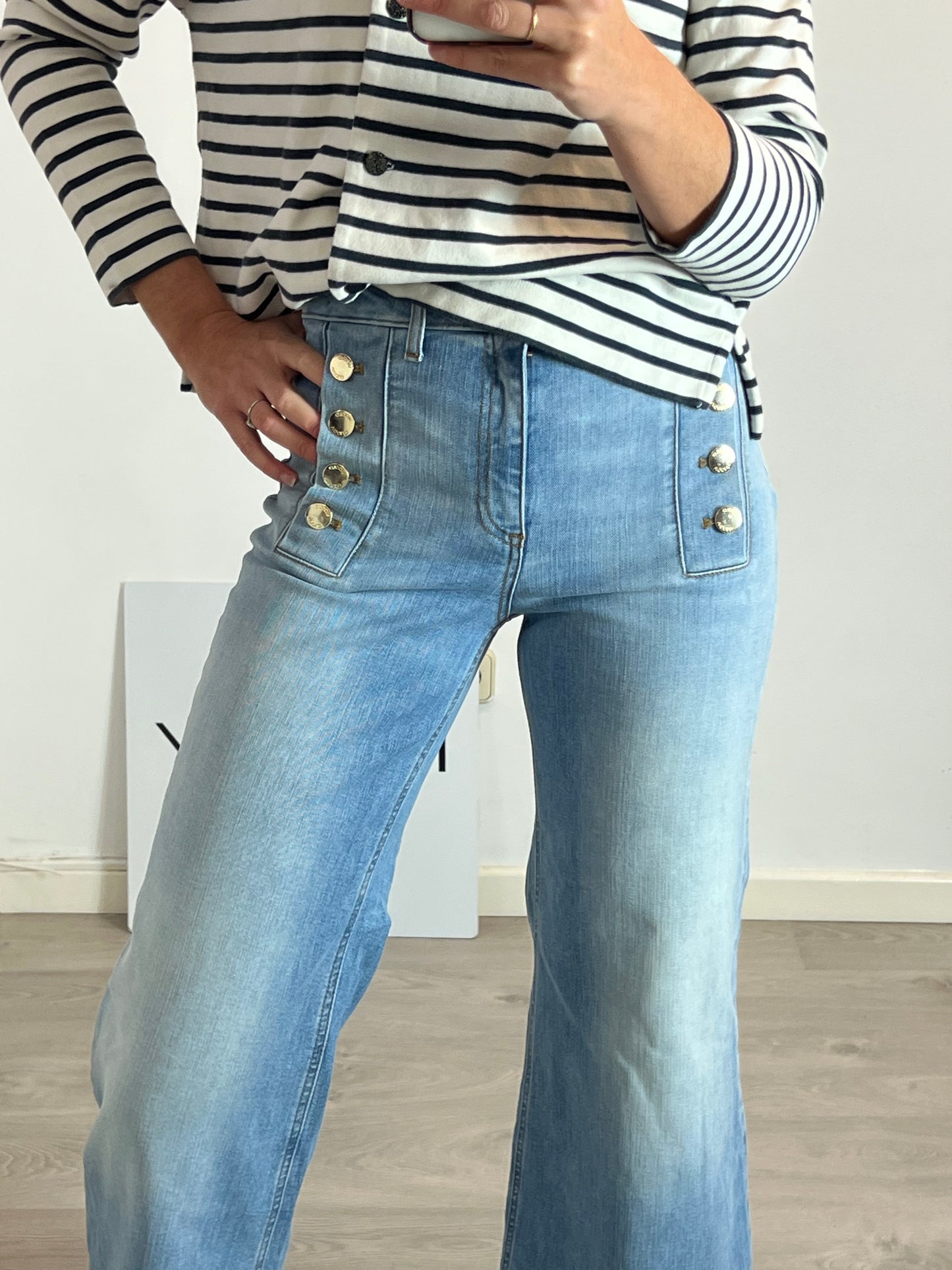 VICOLO. Pantalón denim botones T.xs