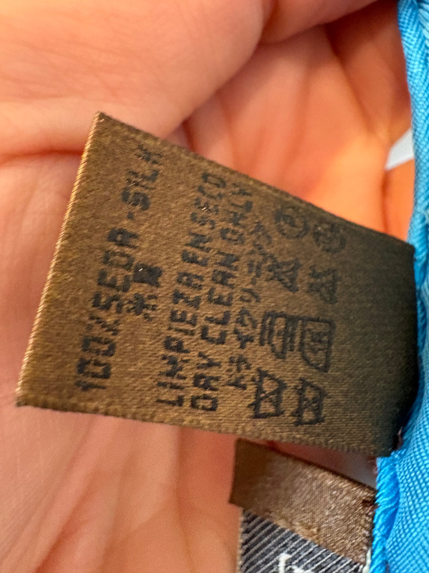 LOEWE. Pañuelo seda estampado