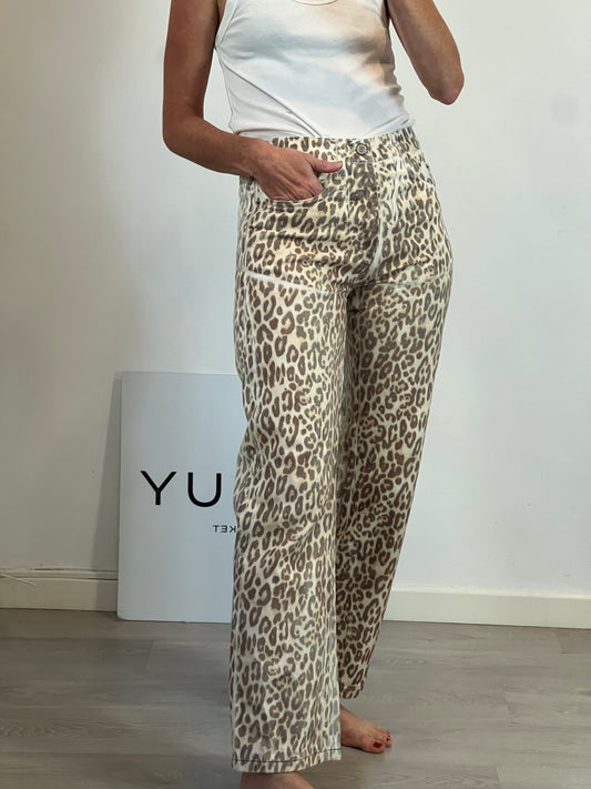 ZARA. Denim animal print abotonado. T34