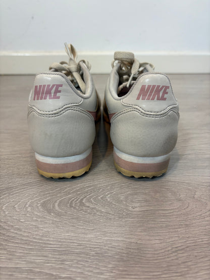 NIKE. Zapatillas piel logo rosa. T 40,5