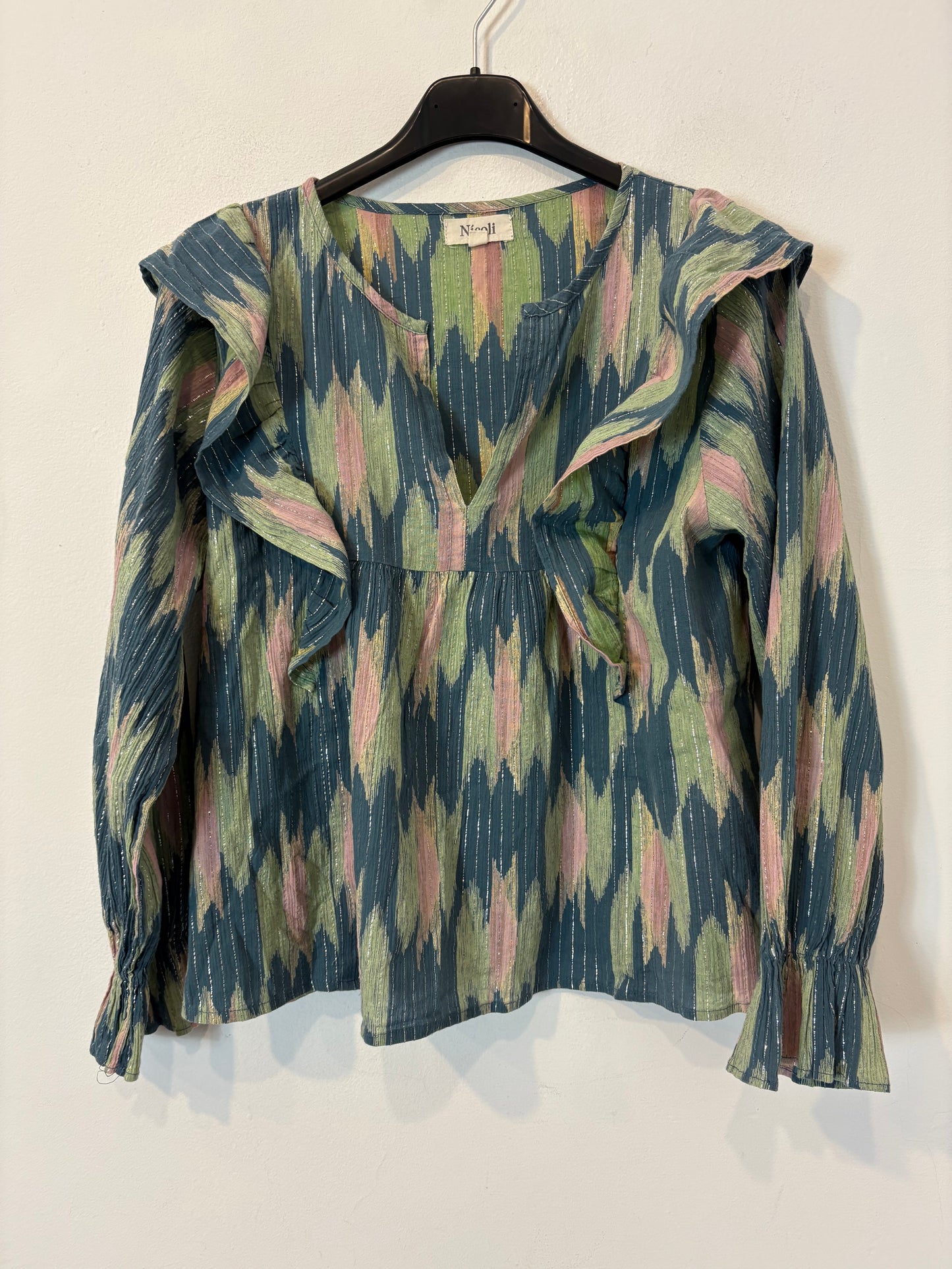 NÍCOLI. Blusa estampada hilos