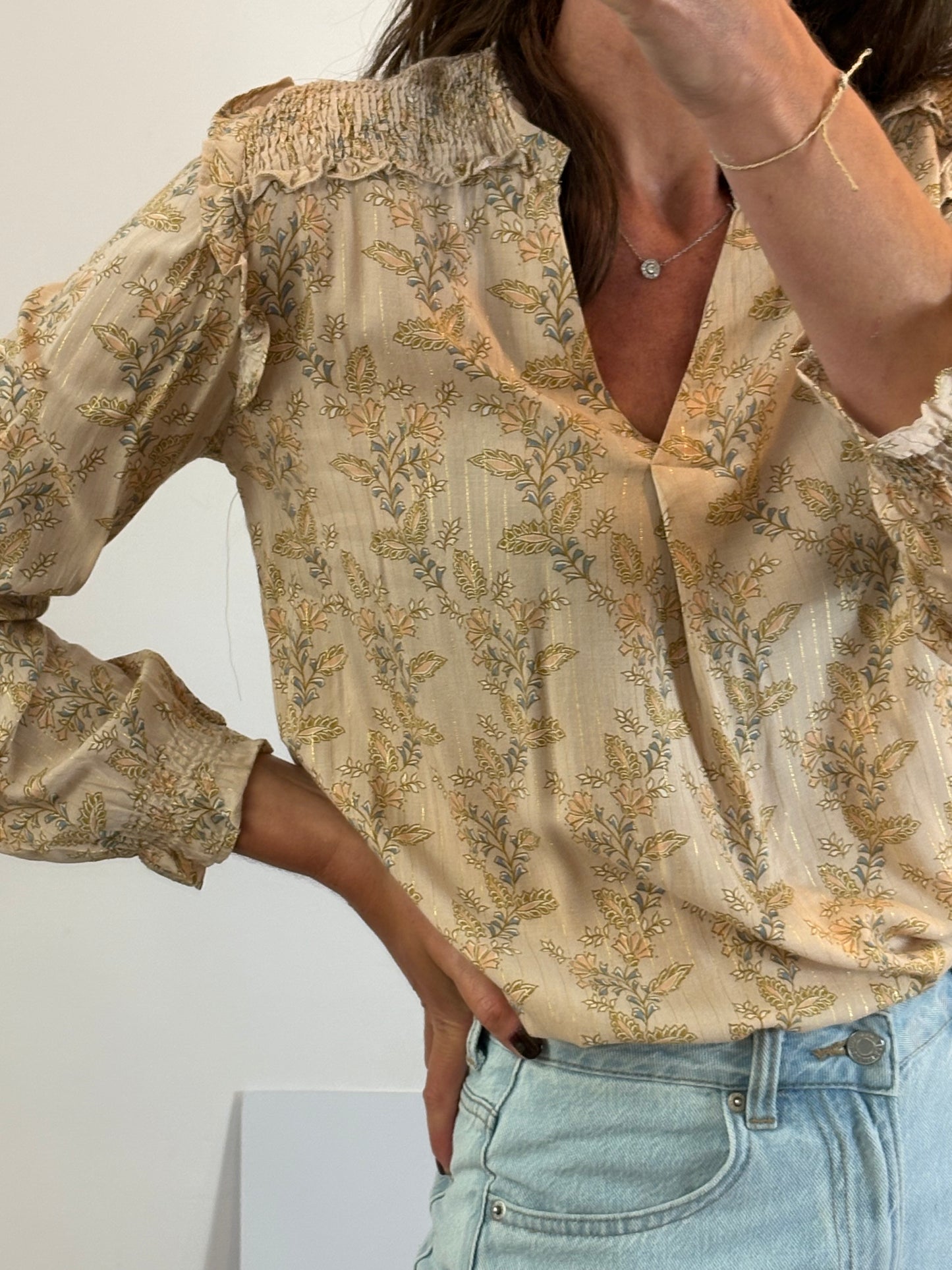 OTHERS. Beige blouse with honeycomb detail. TS