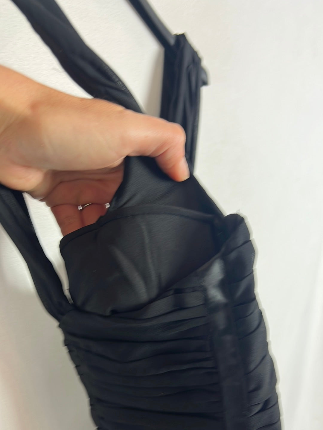 H&M. Vestido negro largo detalle lencero. T 38