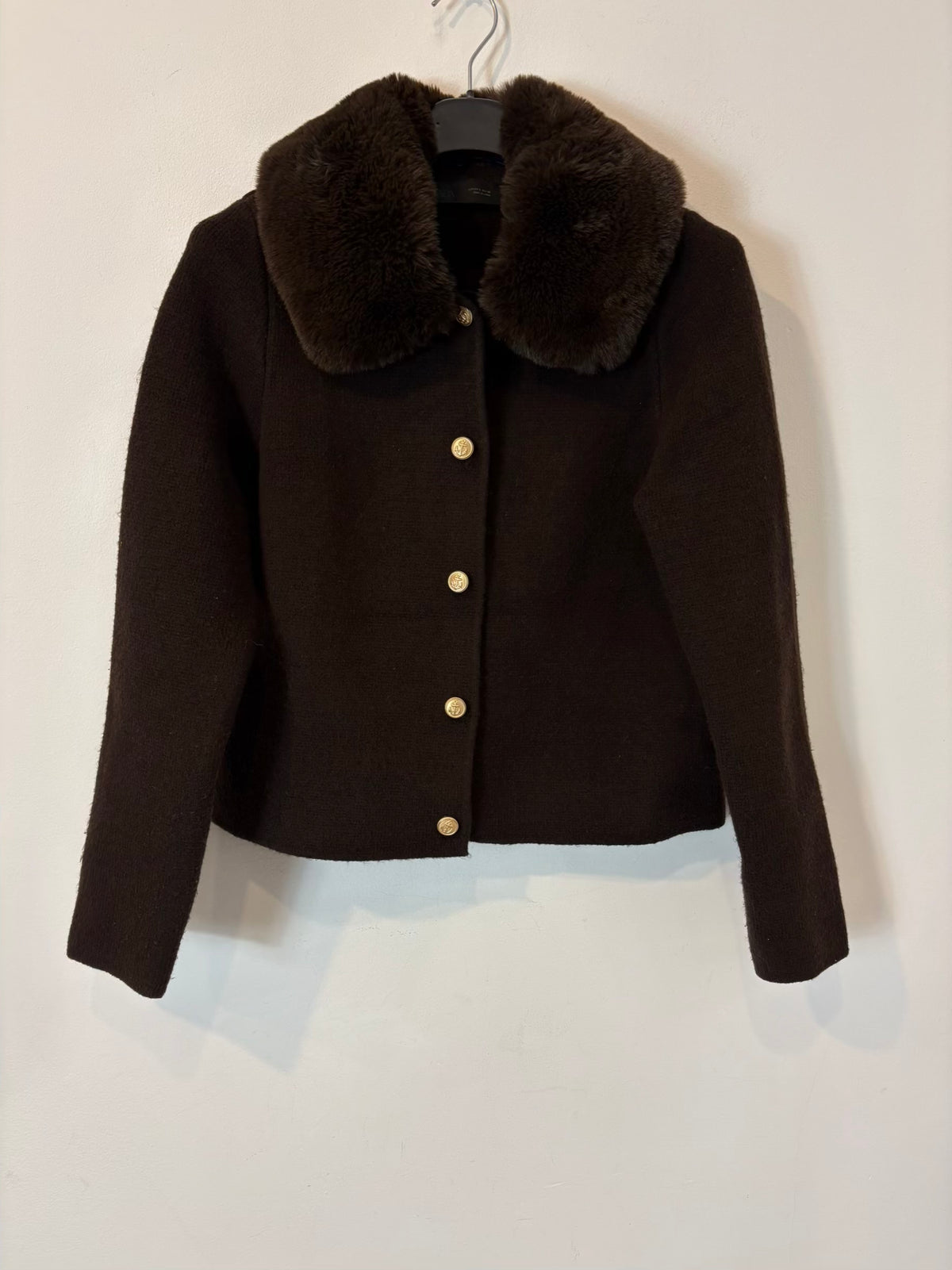 ZARA. Chaqueta punto marrón pelo cuello