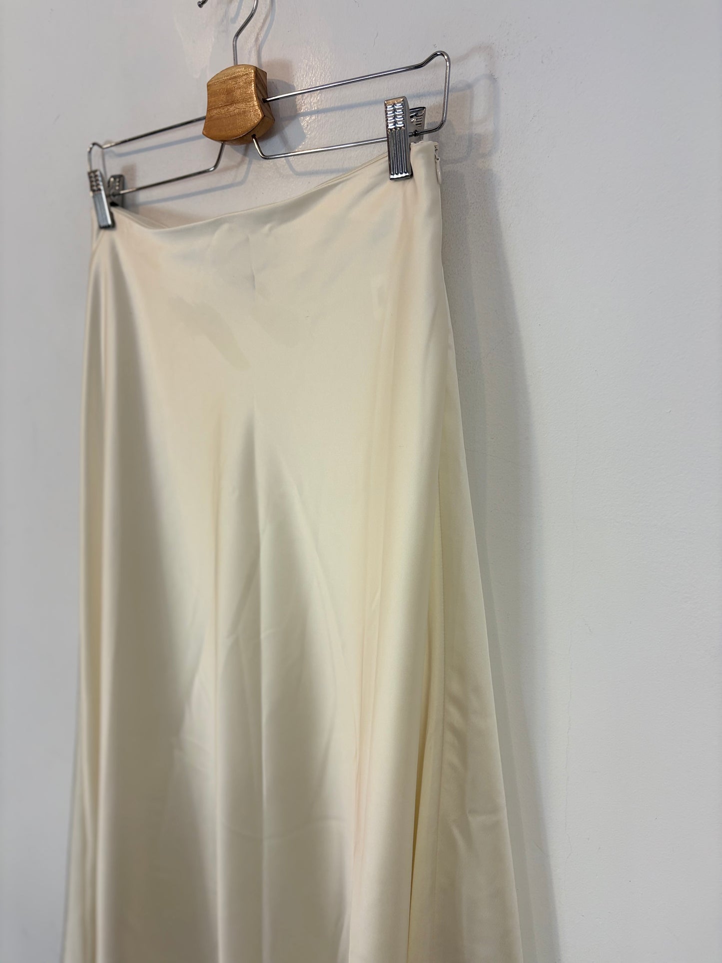 ZUBI. Falda larga satinada