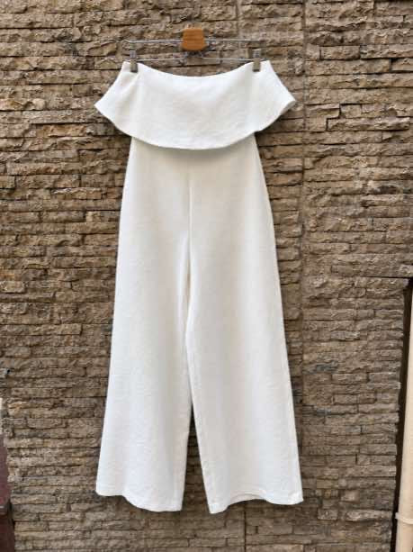 ZARA. Mono blanco fluido