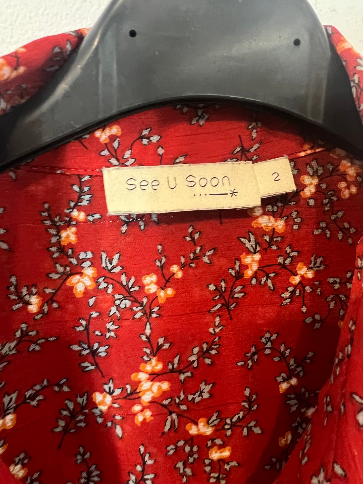 SEE U SOON. Blusa fluida flores. T 2(M)