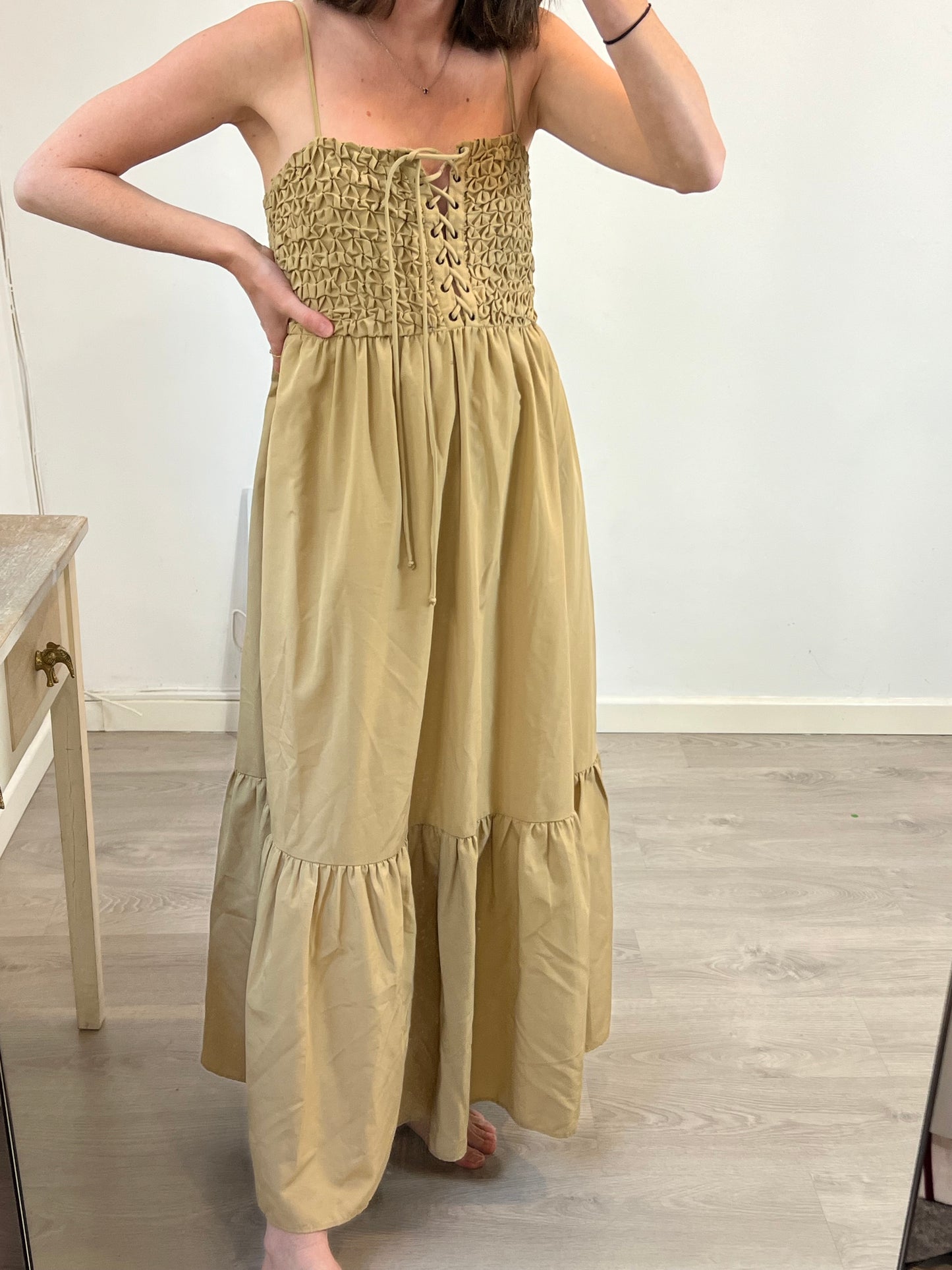 ZARA. Vestido largo beige nido abeja T.s