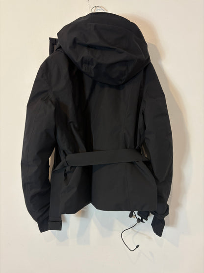 OYSHO. Plumas negro ski