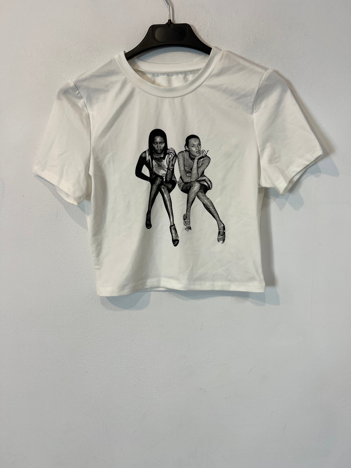 OTRAS. Top blanco modelos T.s