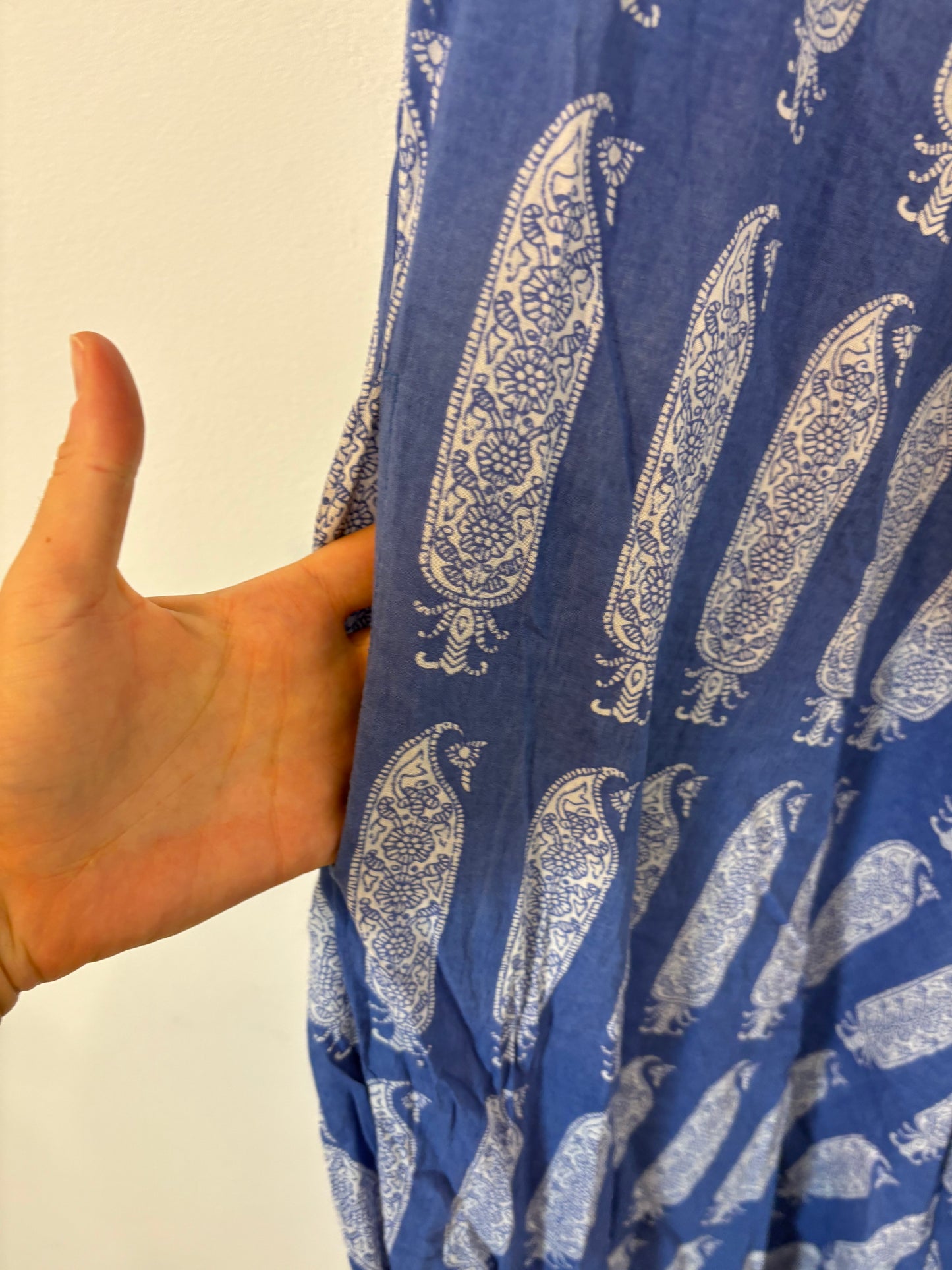 BABBAKI. Vestido largo azul estampado. T S