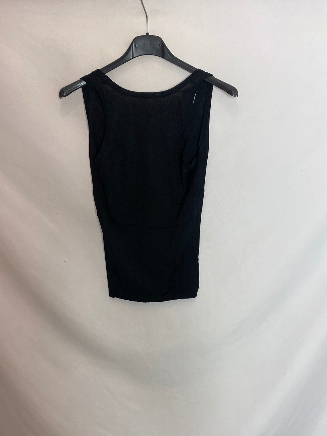 OTHERS. Black knit top. TS 