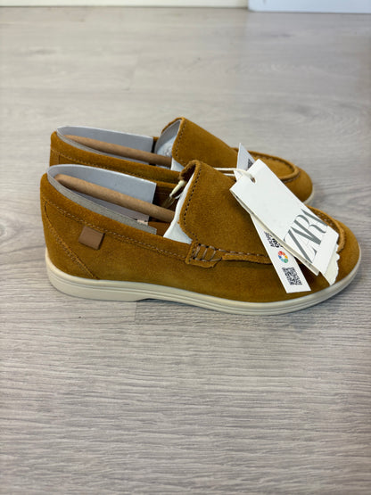 ZARA. Mocasines piel camel. T 30