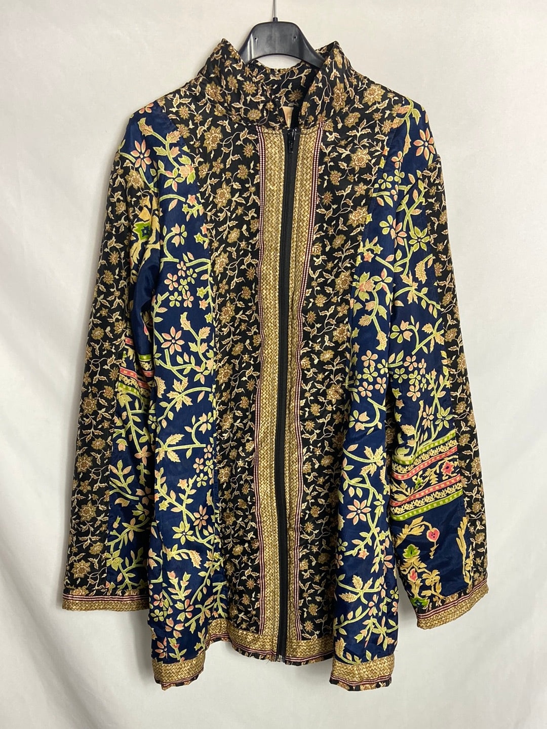 OTRAS. Chaqueta estampada satinado. T M/L