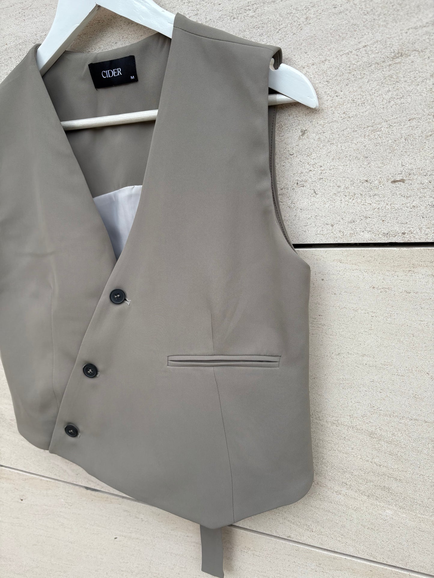 CIDER. Chaleco topo cruzado