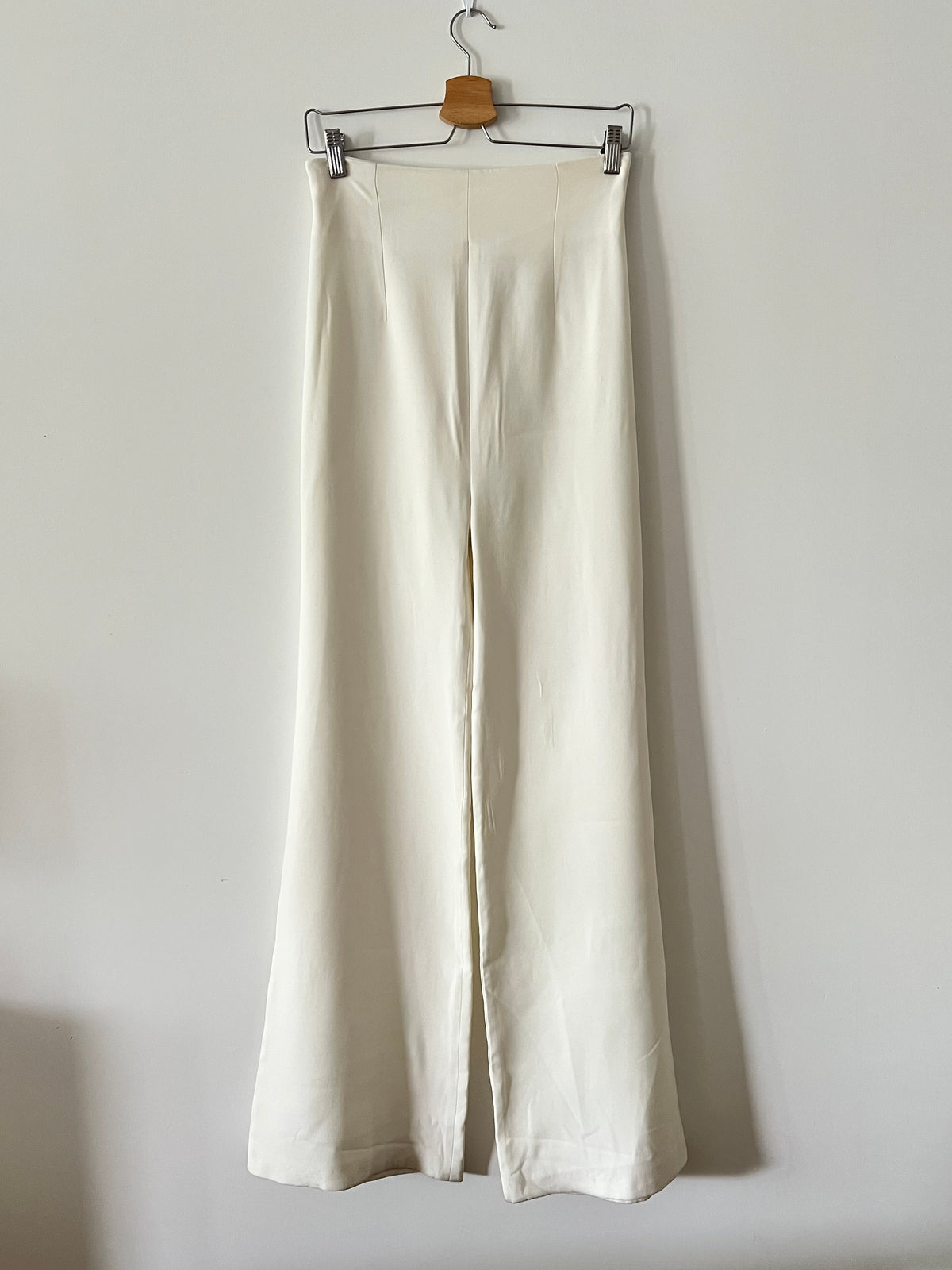 FERNANDO CLARO COUTURE. Pantalón blanco de vestir