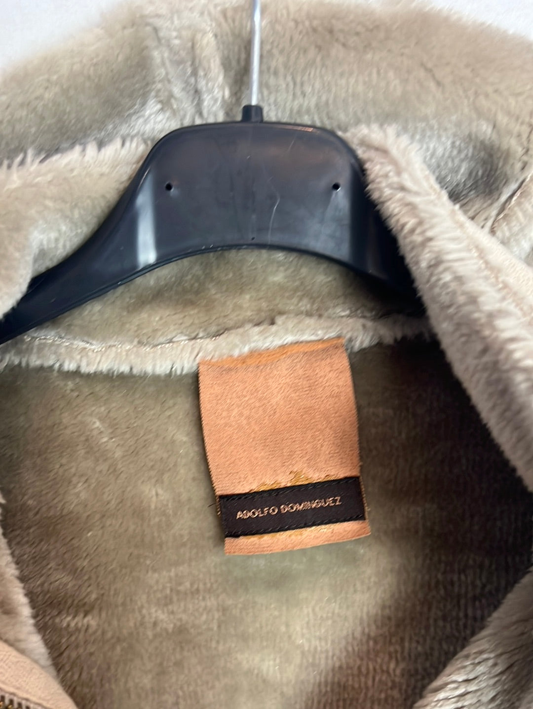 ADOLFO DOMINGUEZ. Abrigo beige texturas. T S