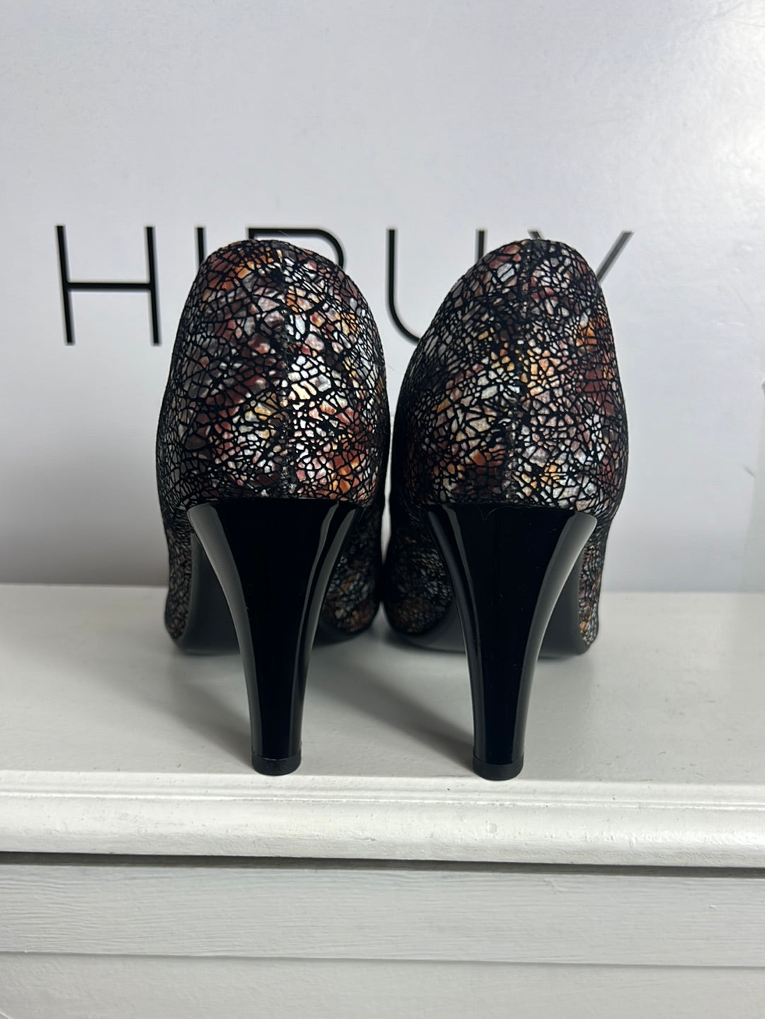 GAMABUT. Zapatos de tacón textura colores. T 39