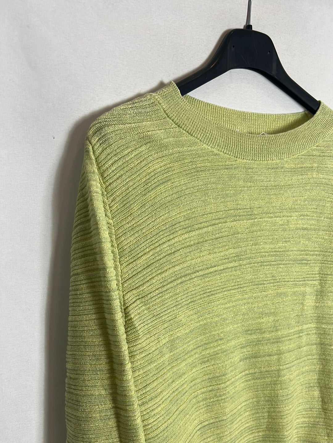 MANGO. Total look verde textura. T XS/S
