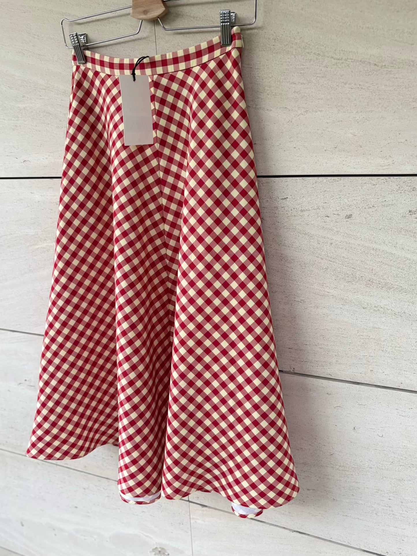 ZARA. Falda midi cuadros vuelo