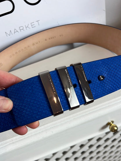 BARBARA BUI. Cinturón piel azul textura. T 95