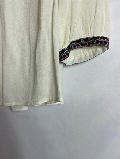 BA&amp;SH. Beige blouse with ethnic details. Size 1(S)