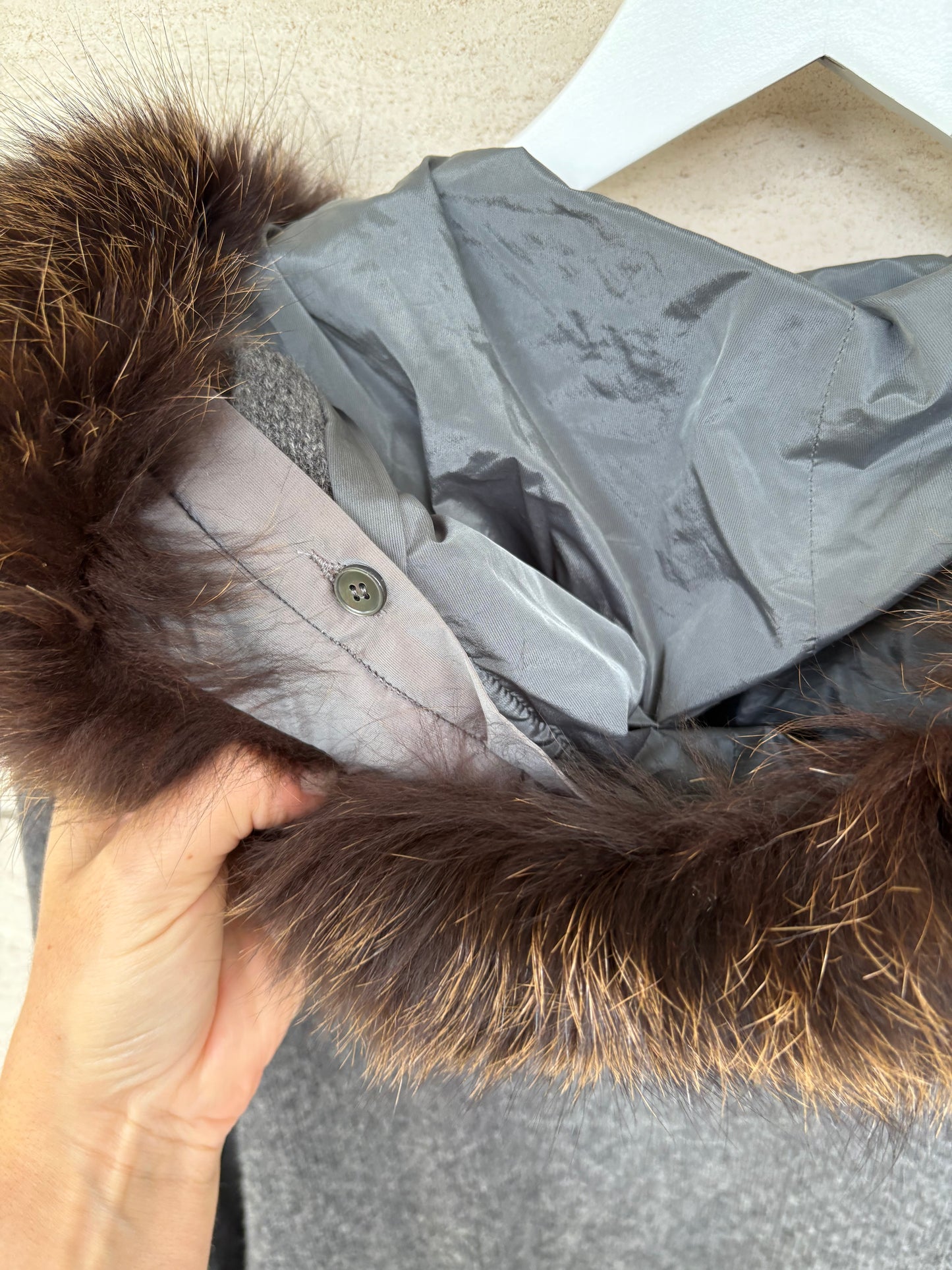 BRUNELLO CUCINELLI. Chaqueta cashmere gris